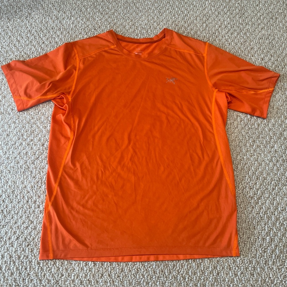 ARC'TERYX  T-Shirt Men Small Performance Short Sleeve Orange Athletic Gym